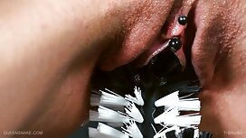 Una giovane bionda c ...