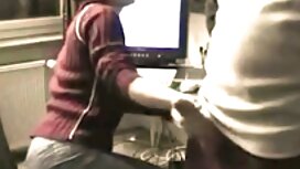 Ragazza in neve dà x ...