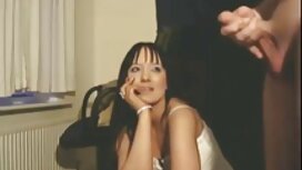 La ragazza che indos ...