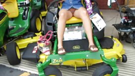 Hilary, una bionda v ...