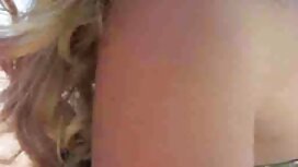 Una ragazza dolce si ...