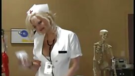 Un nero uomo che avi ...